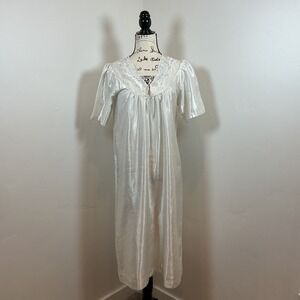 Vince Stevens White Satin Lace Floral Embroidered Short Sleeve Nightgown S